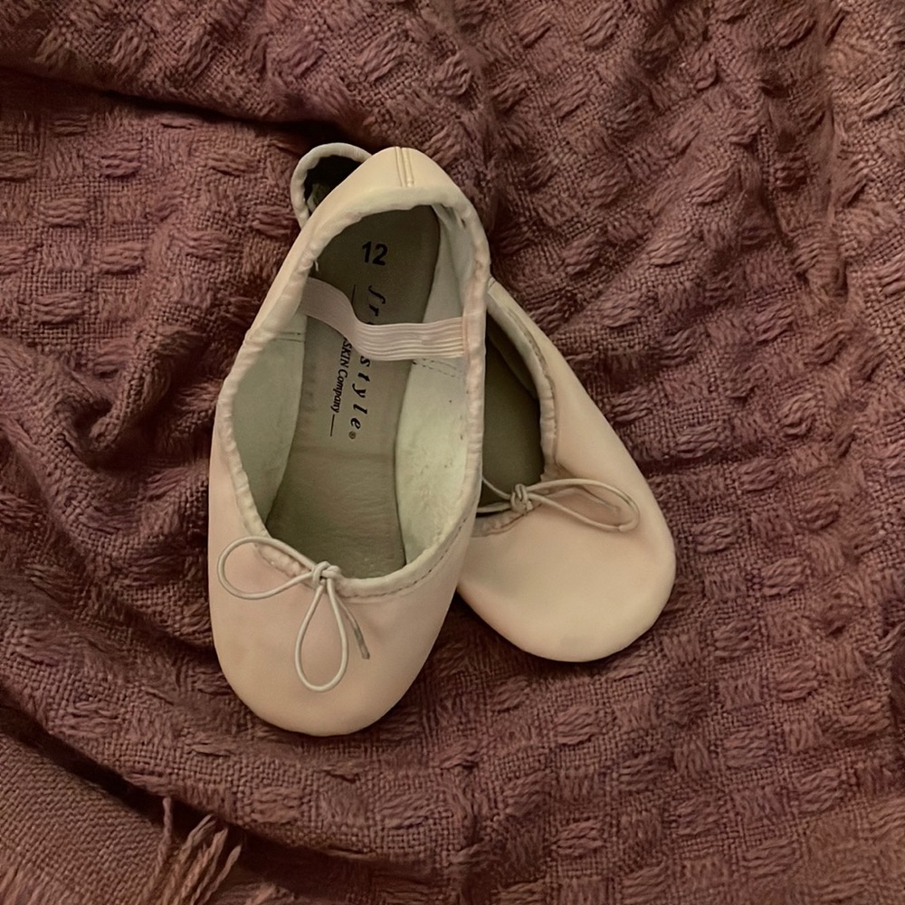 Ballet slippers, kids’ size 12 🩰